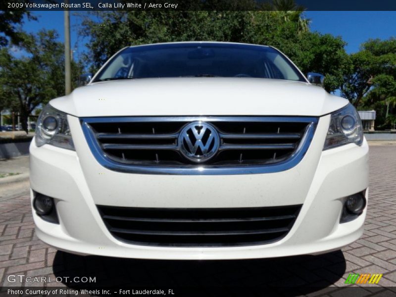 Calla Lilly White / Aero Grey 2009 Volkswagen Routan SEL