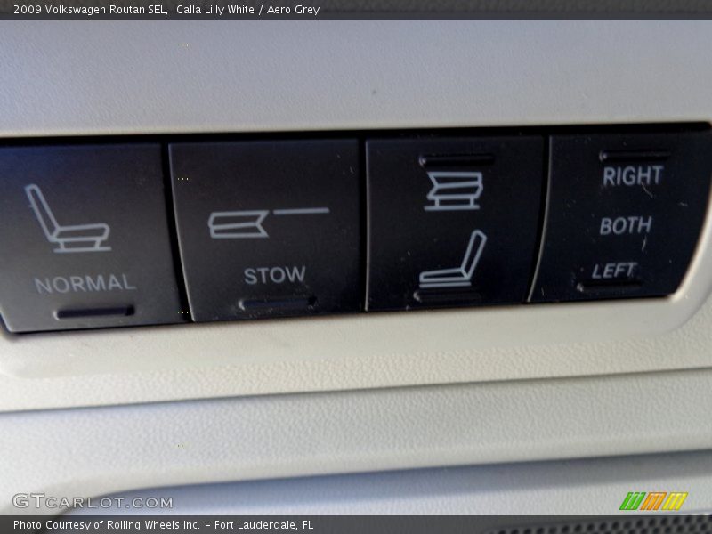 Calla Lilly White / Aero Grey 2009 Volkswagen Routan SEL