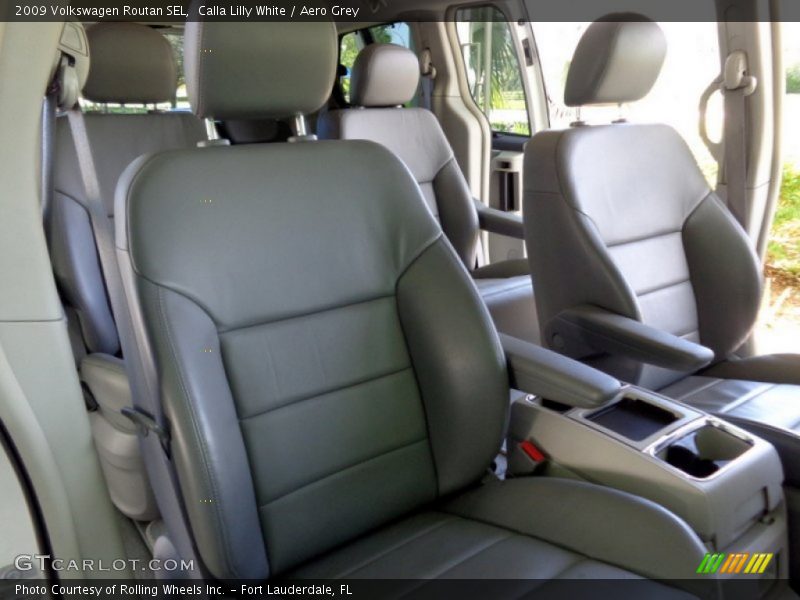 Calla Lilly White / Aero Grey 2009 Volkswagen Routan SEL