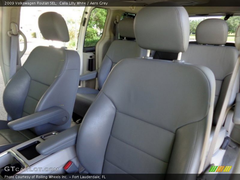 Calla Lilly White / Aero Grey 2009 Volkswagen Routan SEL