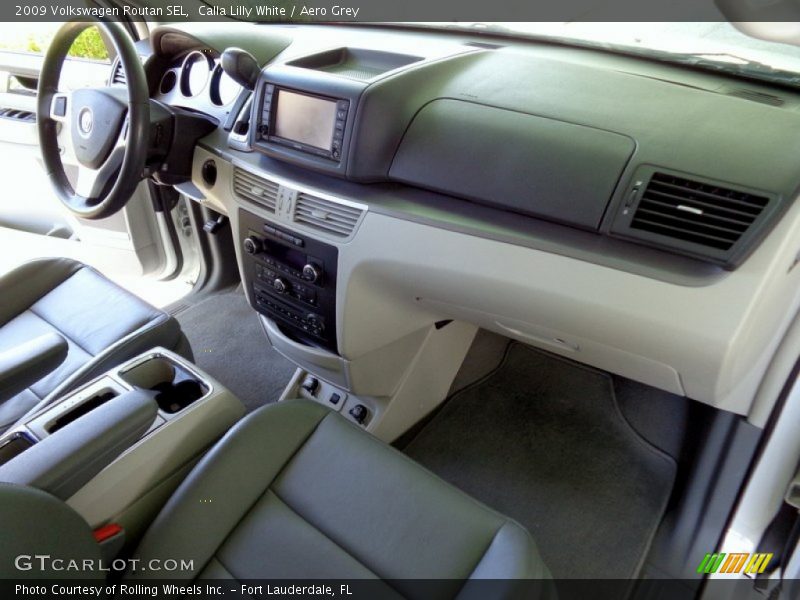 Calla Lilly White / Aero Grey 2009 Volkswagen Routan SEL