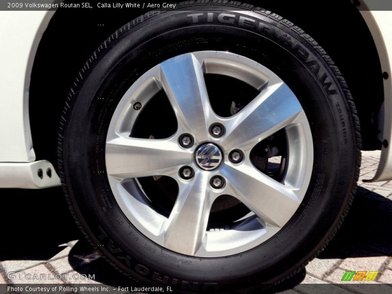 Calla Lilly White / Aero Grey 2009 Volkswagen Routan SEL