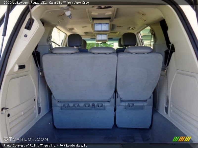 Calla Lilly White / Aero Grey 2009 Volkswagen Routan SEL