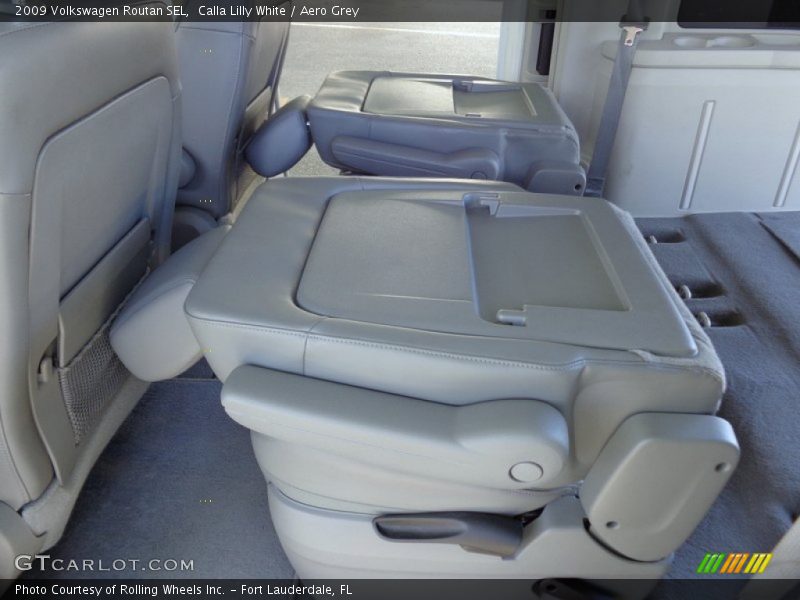 Calla Lilly White / Aero Grey 2009 Volkswagen Routan SEL