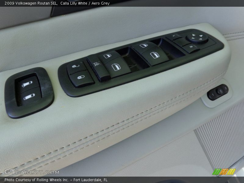 Calla Lilly White / Aero Grey 2009 Volkswagen Routan SEL