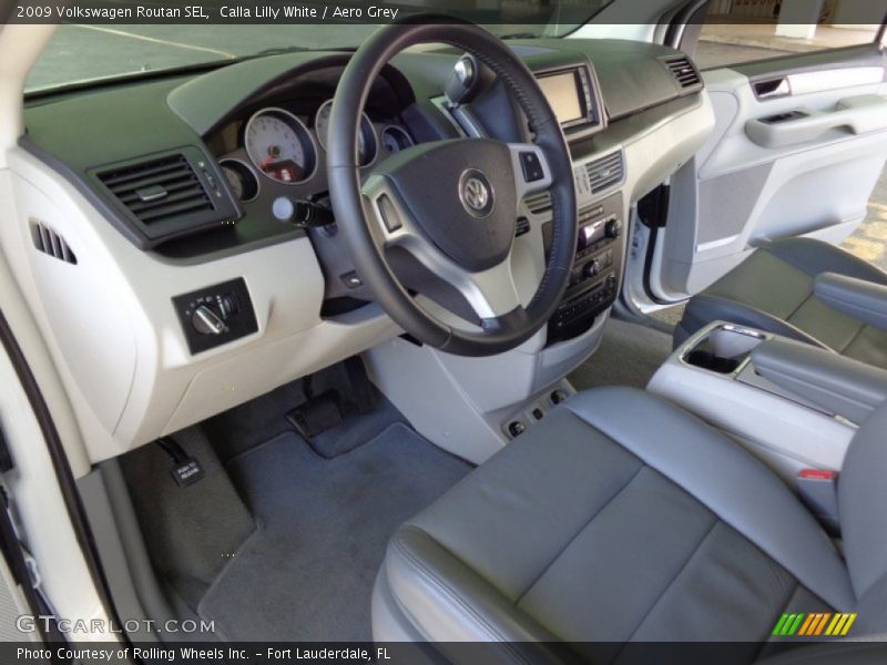 Calla Lilly White / Aero Grey 2009 Volkswagen Routan SEL