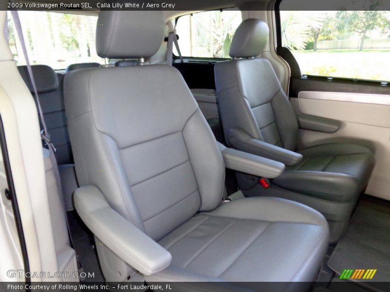 Calla Lilly White / Aero Grey 2009 Volkswagen Routan SEL