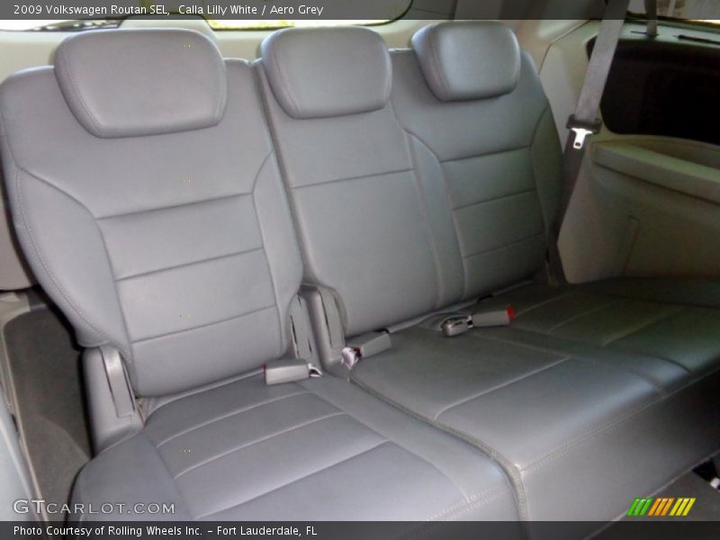 Calla Lilly White / Aero Grey 2009 Volkswagen Routan SEL