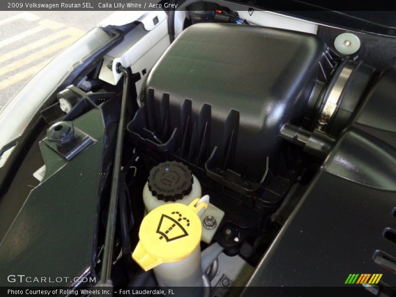 Calla Lilly White / Aero Grey 2009 Volkswagen Routan SEL