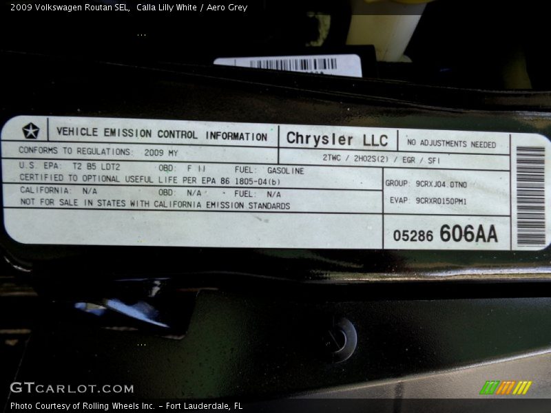 Calla Lilly White / Aero Grey 2009 Volkswagen Routan SEL