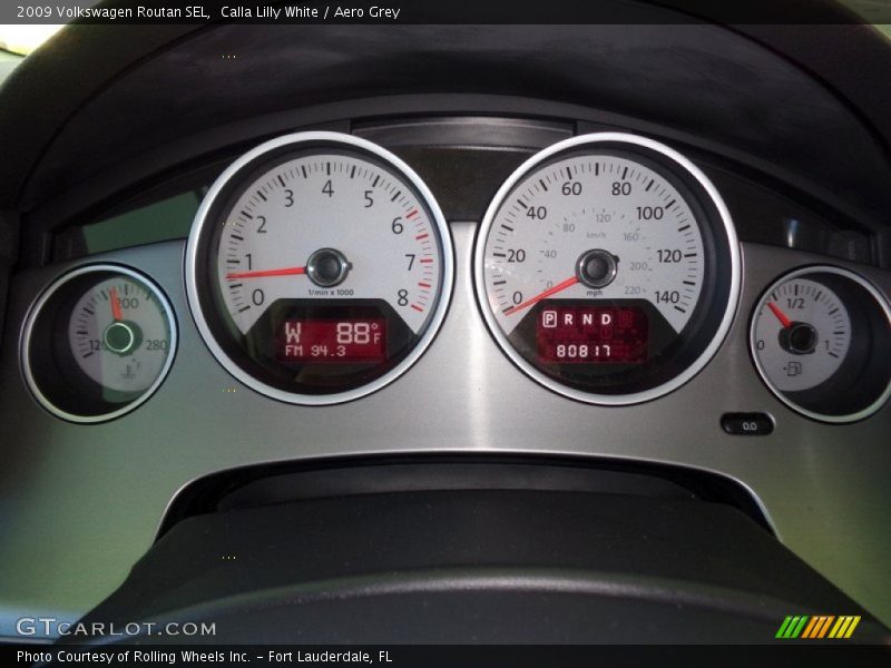 Calla Lilly White / Aero Grey 2009 Volkswagen Routan SEL