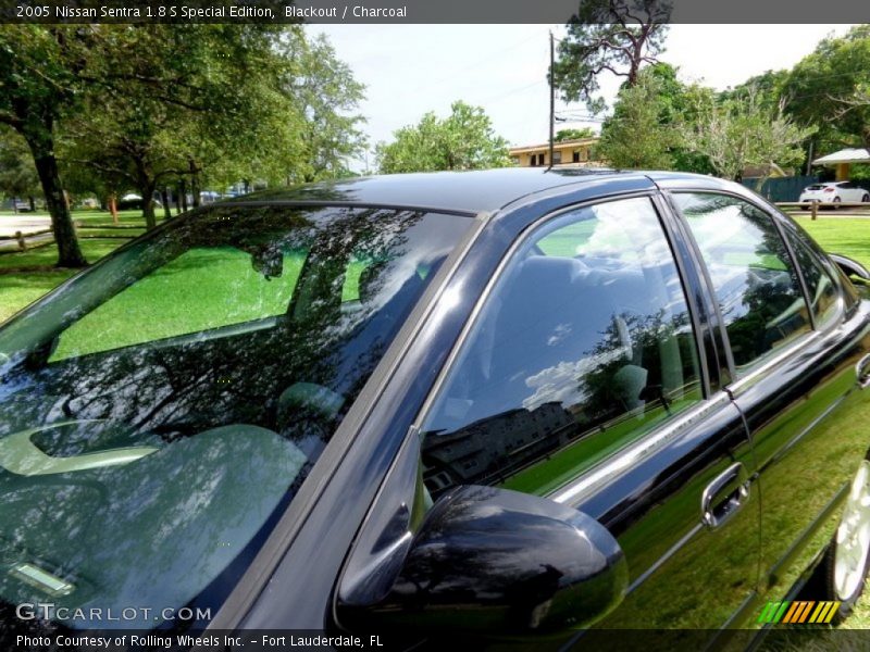 Blackout / Charcoal 2005 Nissan Sentra 1.8 S Special Edition