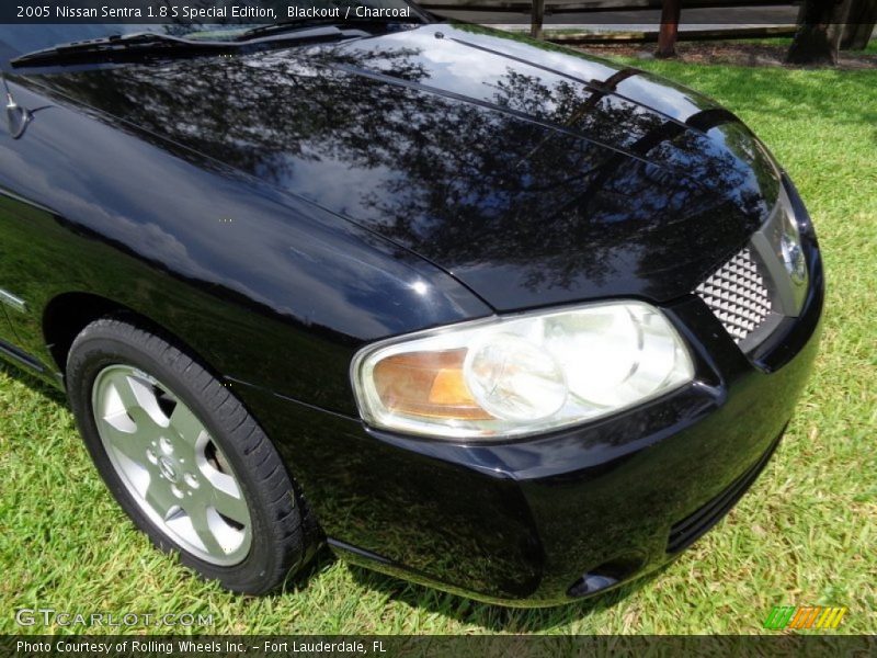 Blackout / Charcoal 2005 Nissan Sentra 1.8 S Special Edition
