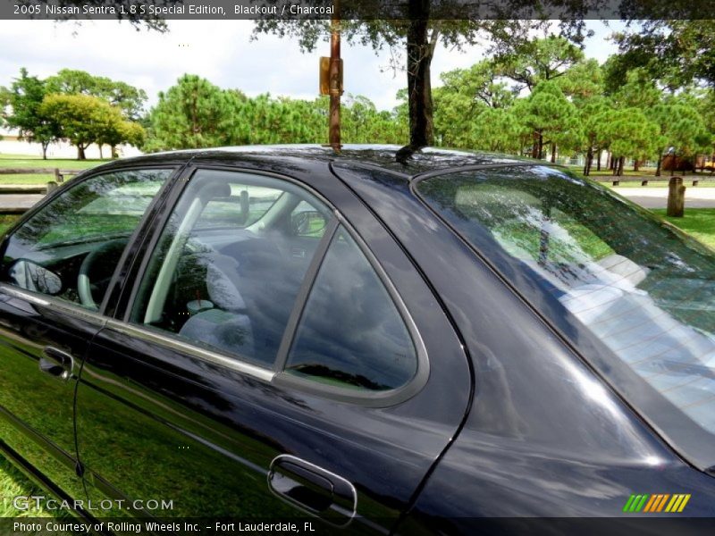 Blackout / Charcoal 2005 Nissan Sentra 1.8 S Special Edition