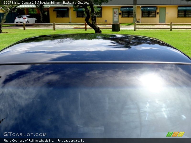 Blackout / Charcoal 2005 Nissan Sentra 1.8 S Special Edition