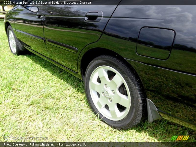Blackout / Charcoal 2005 Nissan Sentra 1.8 S Special Edition