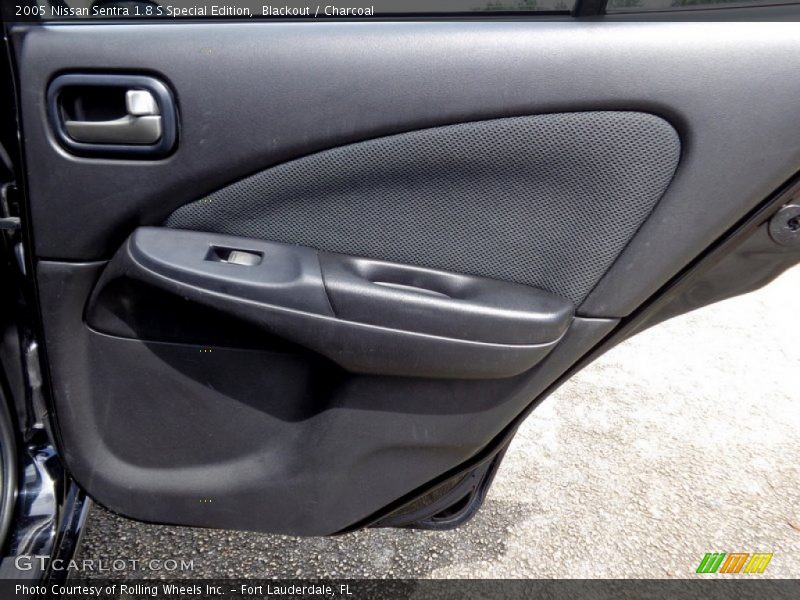Blackout / Charcoal 2005 Nissan Sentra 1.8 S Special Edition