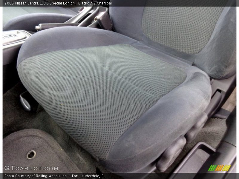 Blackout / Charcoal 2005 Nissan Sentra 1.8 S Special Edition