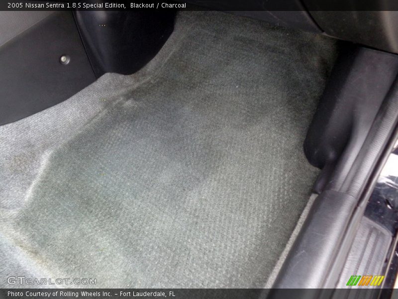 Blackout / Charcoal 2005 Nissan Sentra 1.8 S Special Edition