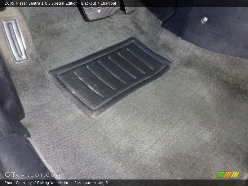 Blackout / Charcoal 2005 Nissan Sentra 1.8 S Special Edition