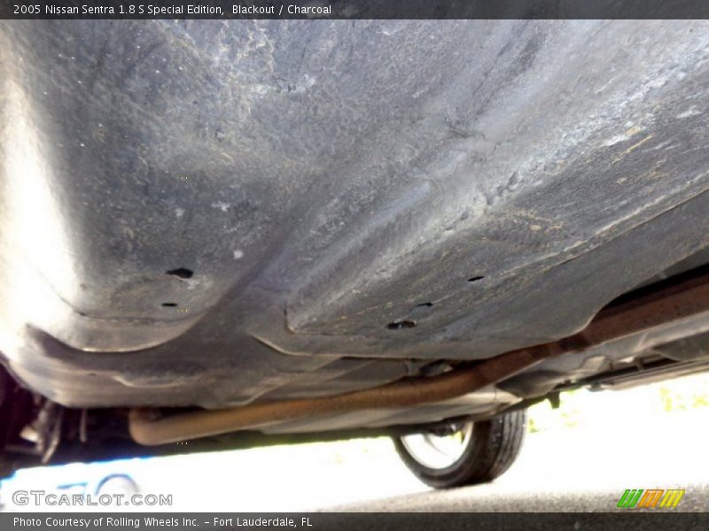 Blackout / Charcoal 2005 Nissan Sentra 1.8 S Special Edition