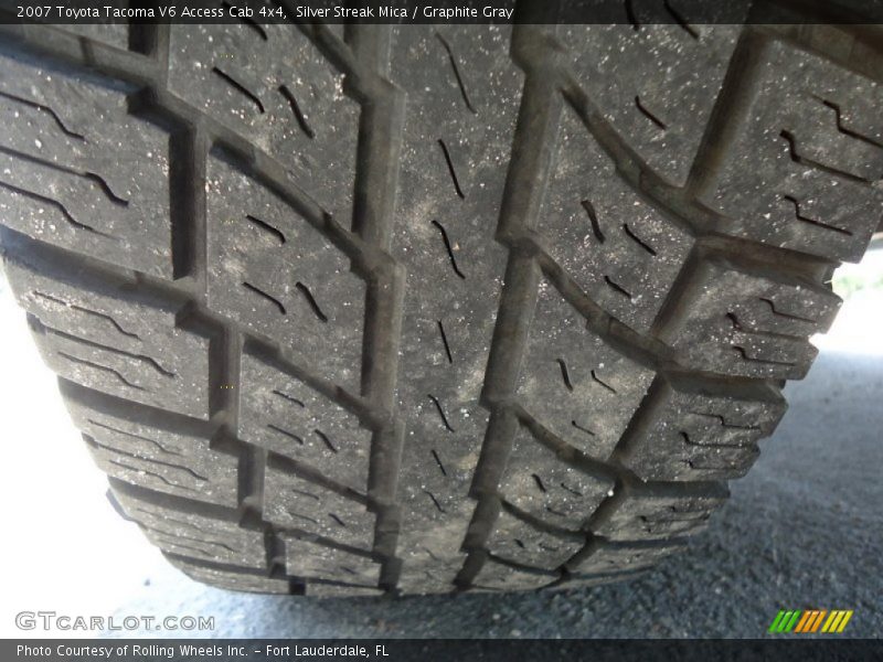 Silver Streak Mica / Graphite Gray 2007 Toyota Tacoma V6 Access Cab 4x4