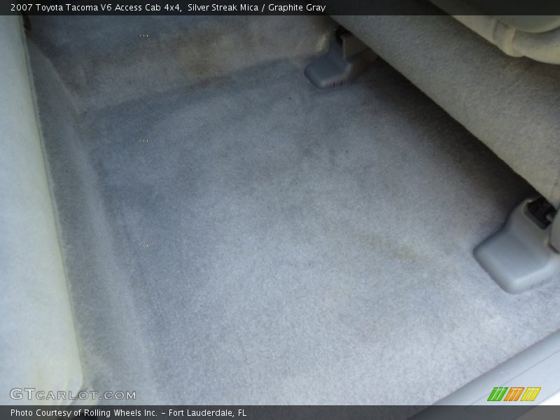 Silver Streak Mica / Graphite Gray 2007 Toyota Tacoma V6 Access Cab 4x4