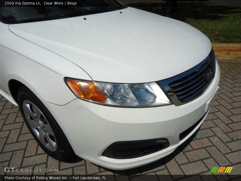 Clear White / Beige 2009 Kia Optima LX