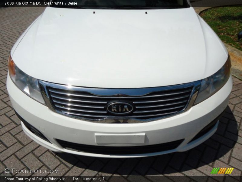 Clear White / Beige 2009 Kia Optima LX