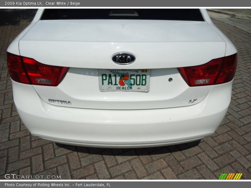 Clear White / Beige 2009 Kia Optima LX