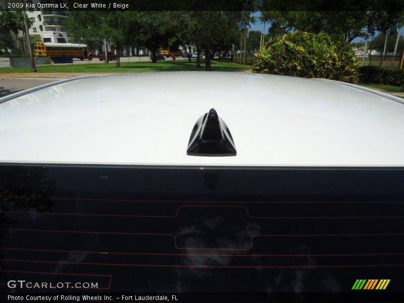 Clear White / Beige 2009 Kia Optima LX