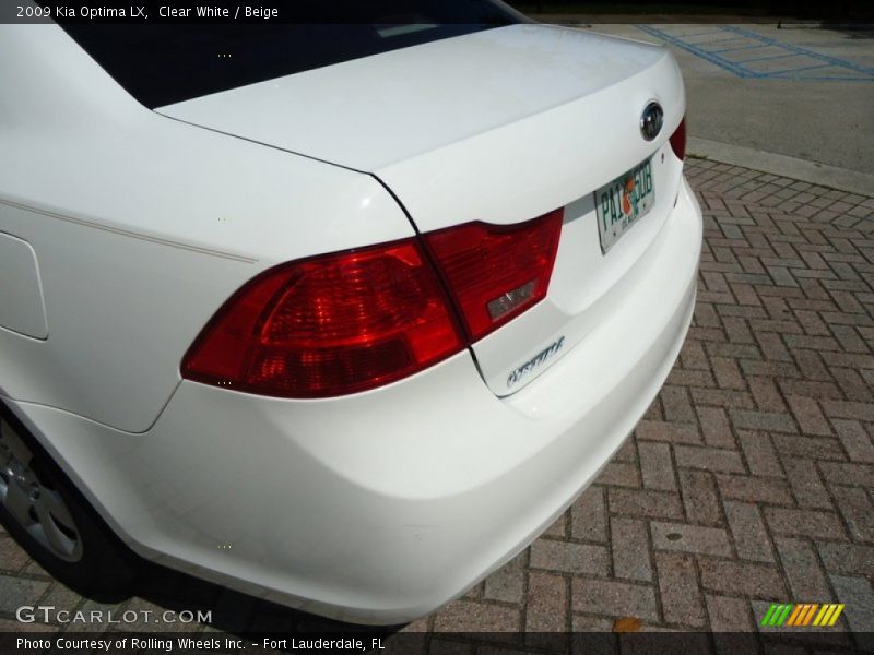 Clear White / Beige 2009 Kia Optima LX