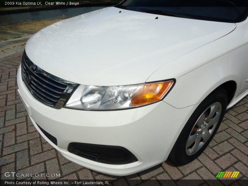 Clear White / Beige 2009 Kia Optima LX