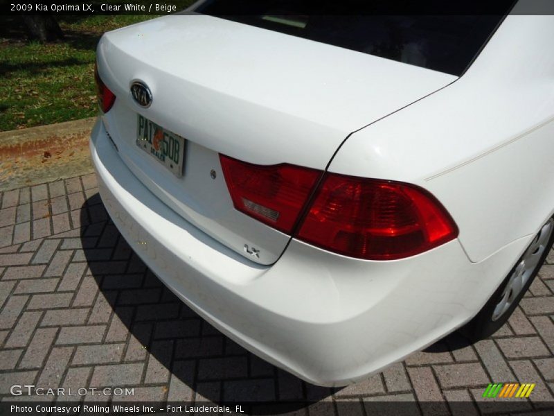 Clear White / Beige 2009 Kia Optima LX