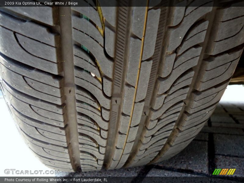 Clear White / Beige 2009 Kia Optima LX