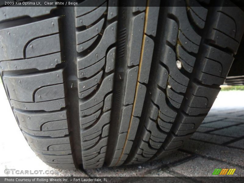Clear White / Beige 2009 Kia Optima LX