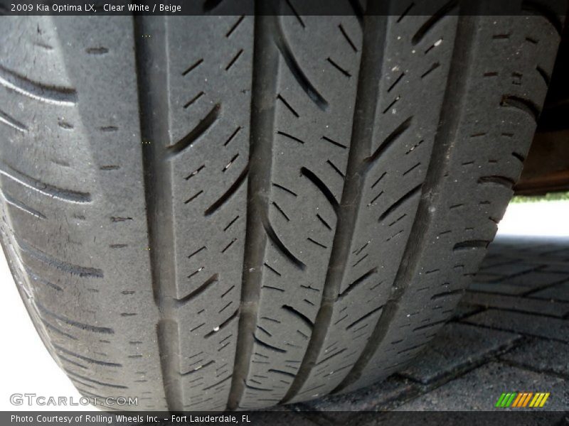 Clear White / Beige 2009 Kia Optima LX