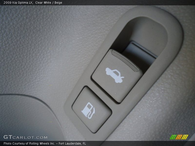 Clear White / Beige 2009 Kia Optima LX
