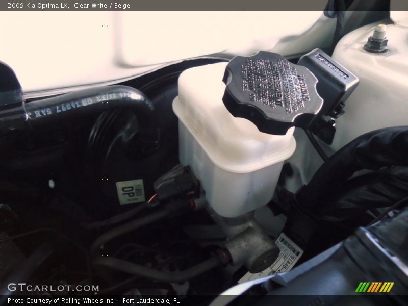 Clear White / Beige 2009 Kia Optima LX