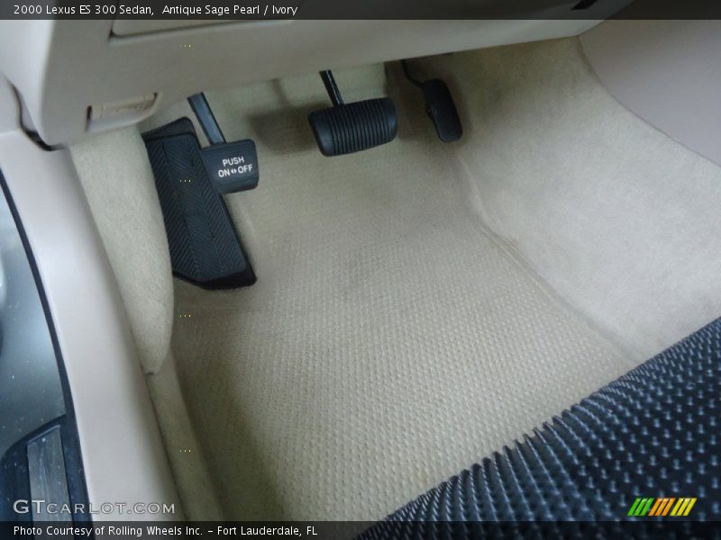 Antique Sage Pearl / Ivory 2000 Lexus ES 300 Sedan