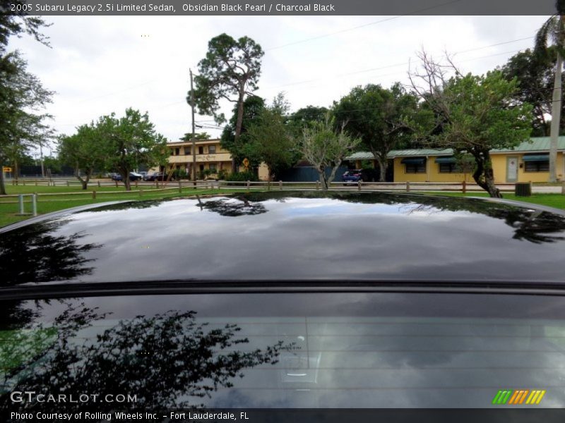 Obsidian Black Pearl / Charcoal Black 2005 Subaru Legacy 2.5i Limited Sedan