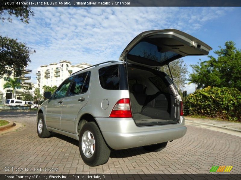 Brilliant Silver Metallic / Charcoal 2000 Mercedes-Benz ML 320 4Matic