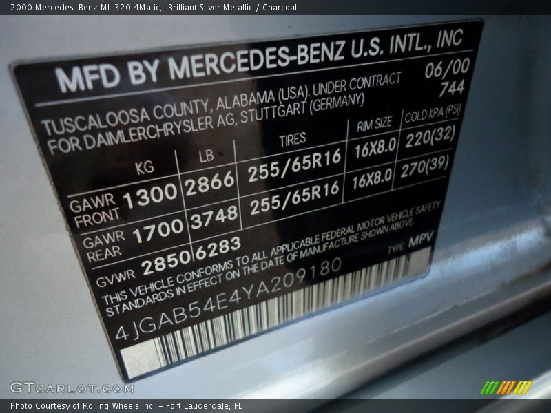 Brilliant Silver Metallic / Charcoal 2000 Mercedes-Benz ML 320 4Matic