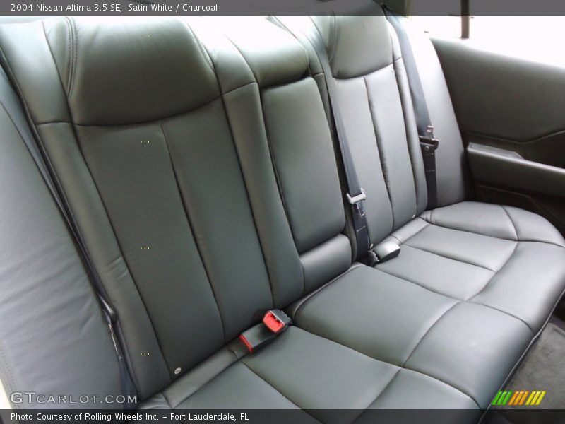 Satin White / Charcoal 2004 Nissan Altima 3.5 SE