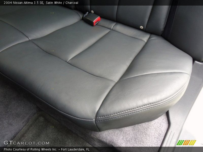 Satin White / Charcoal 2004 Nissan Altima 3.5 SE