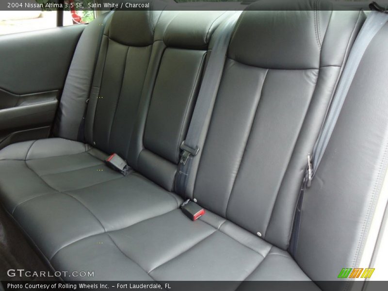 Satin White / Charcoal 2004 Nissan Altima 3.5 SE