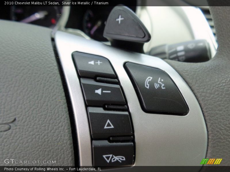 Controls of 2010 Malibu LT Sedan