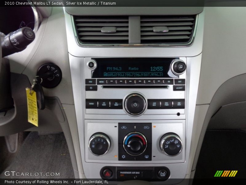 Controls of 2010 Malibu LT Sedan
