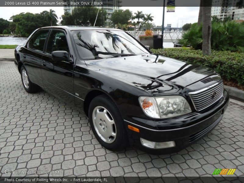 Front 3/4 View of 2000 LS 400 Platinum Series