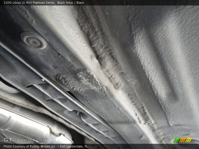Undercarriage of 2000 LS 400 Platinum Series